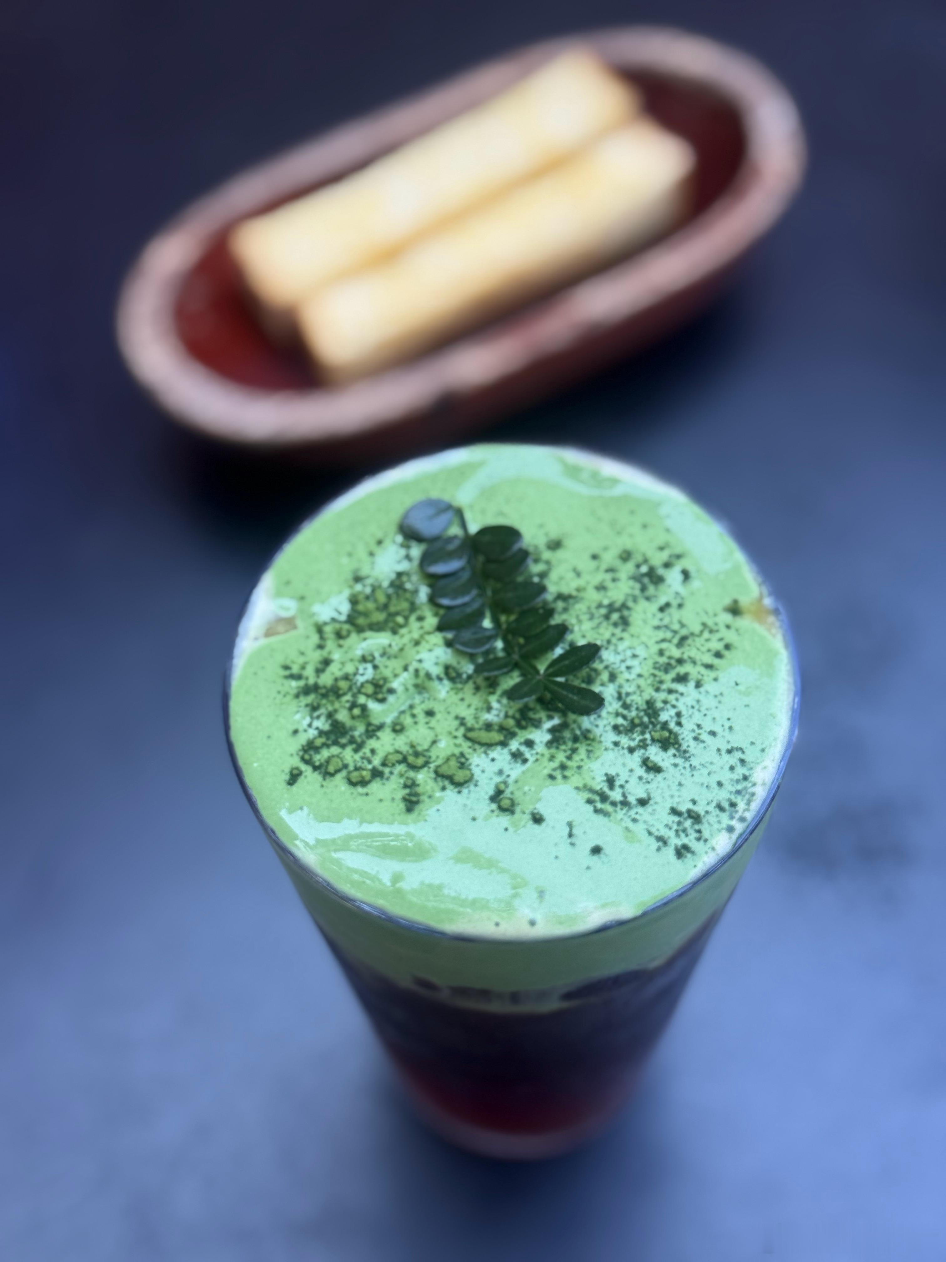 一杯咖啡☕️，你渴的时候，它贵如黄金，不渴时，觉得他寡然无味。一束阳光，你冷的时