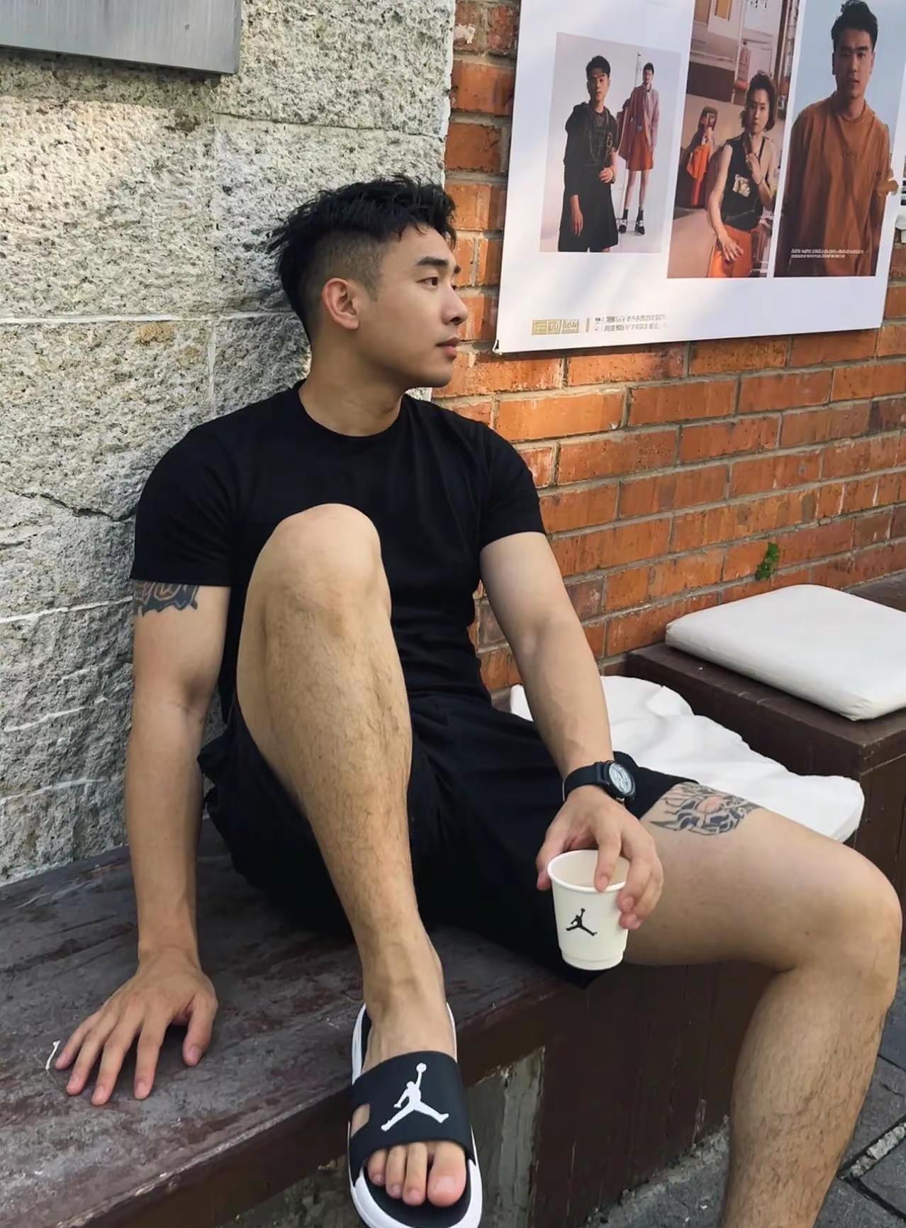 我也是后来才明白，凡是对你下狠手的从来都不是一时糊涂，只是对方在权衡利弊之后选择
