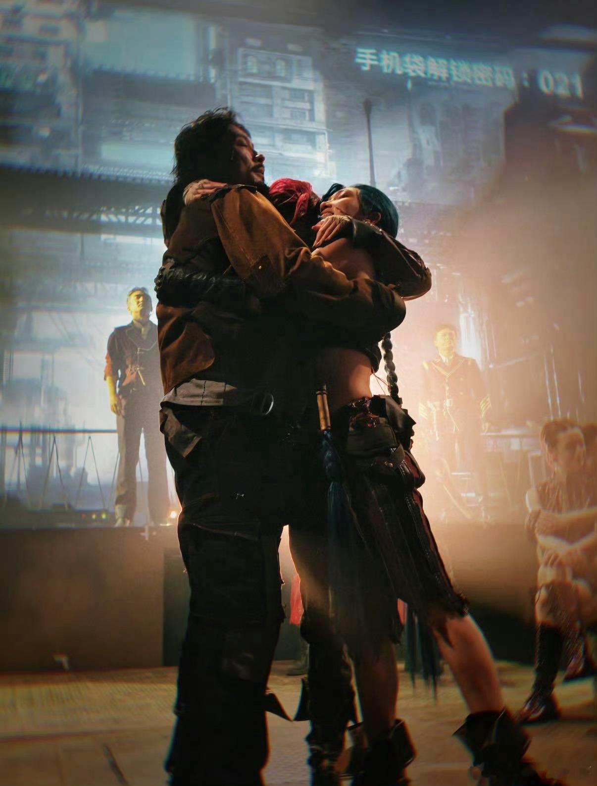 离金克丝只有一米是怎样的体验对于热爱这个IP的观众来说，这场音乐秀不容错过。它不