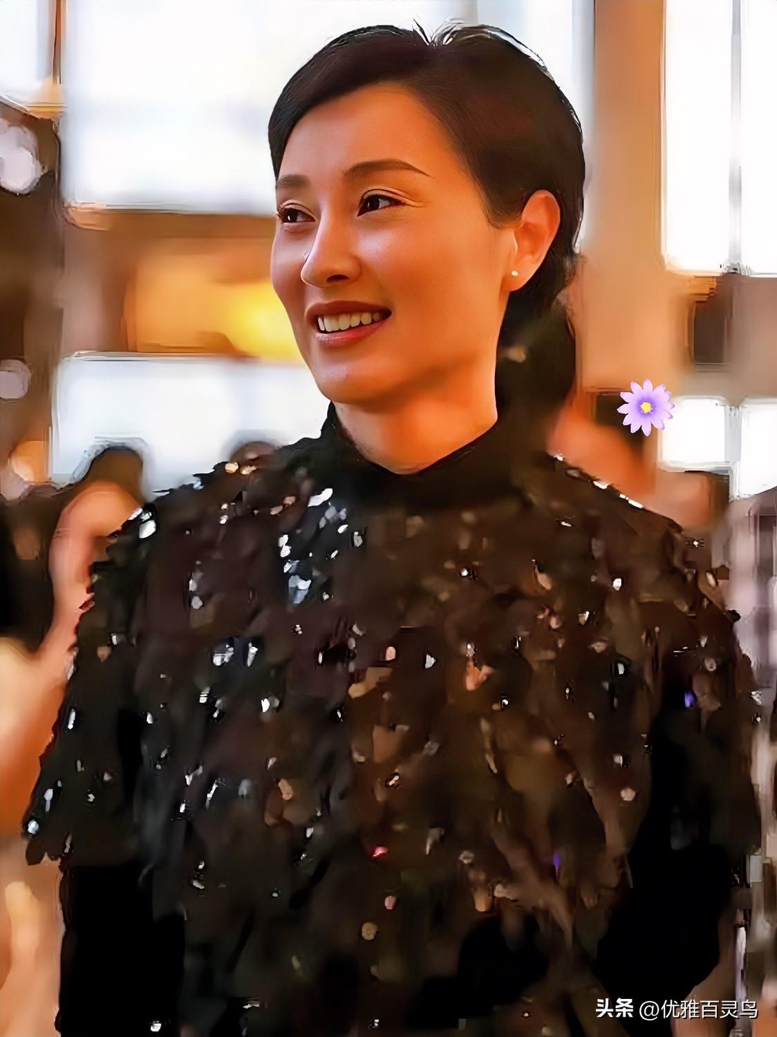 吴越这番话，听得人心头一震。

在上海打拼几十年，有房有事业，却始终觉得那是“落