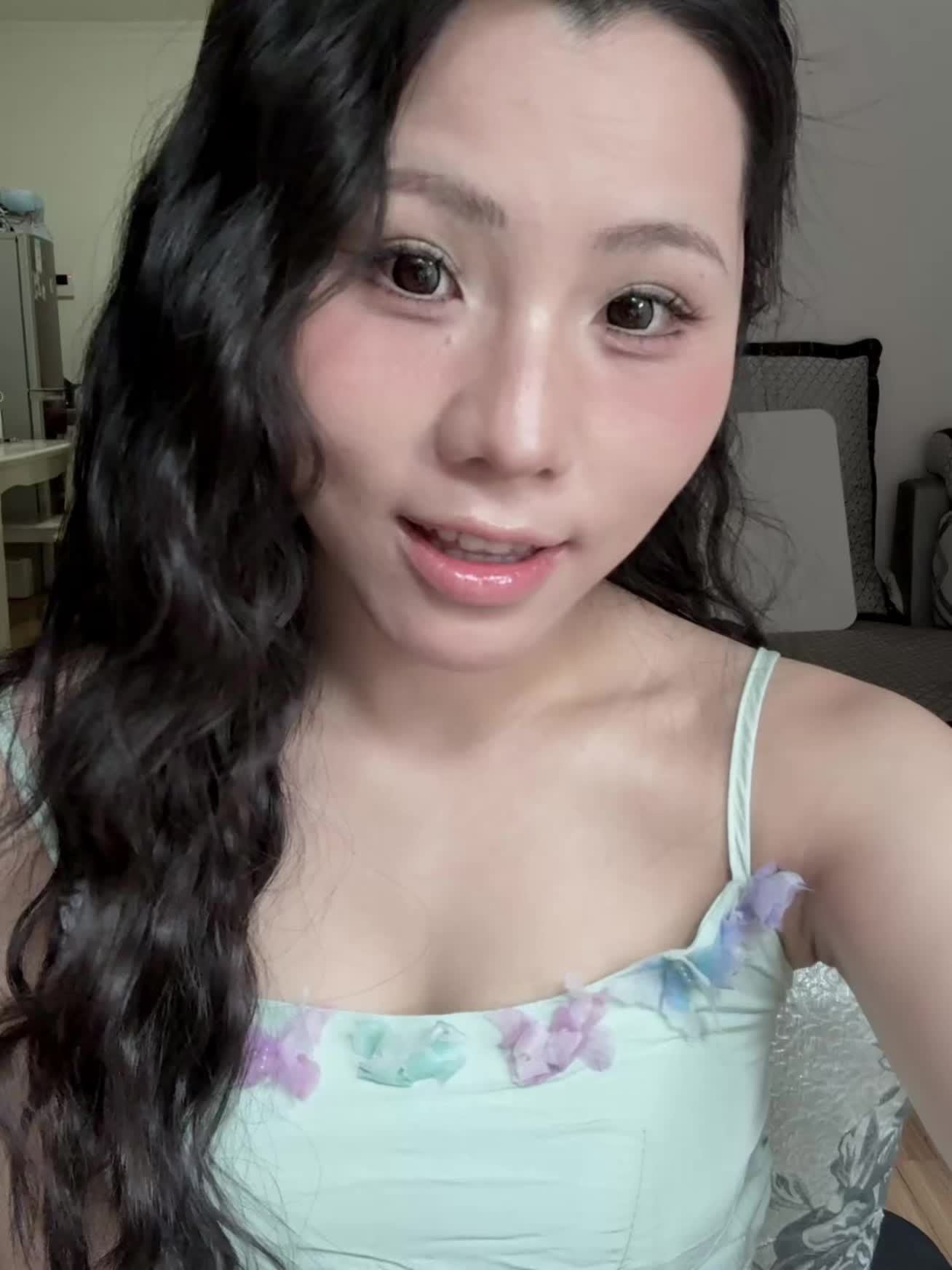 我的天，女孩子哪有过不好的日子，女孩子都是超级超级棒的，不开心的时候穿...