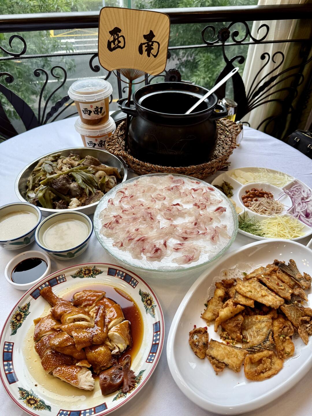 佛山……坐满了公公婆婆的老店……