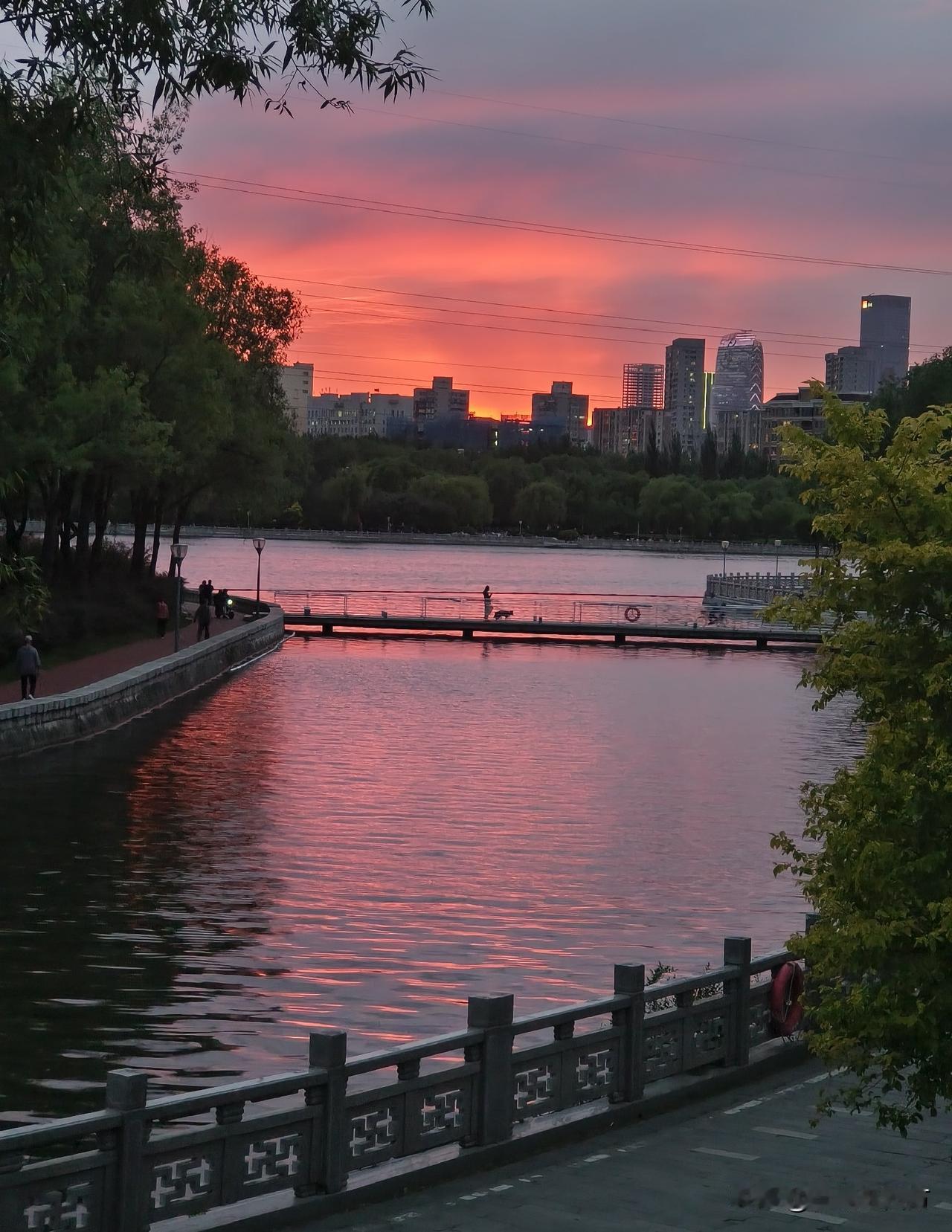 黄昏天空的色彩