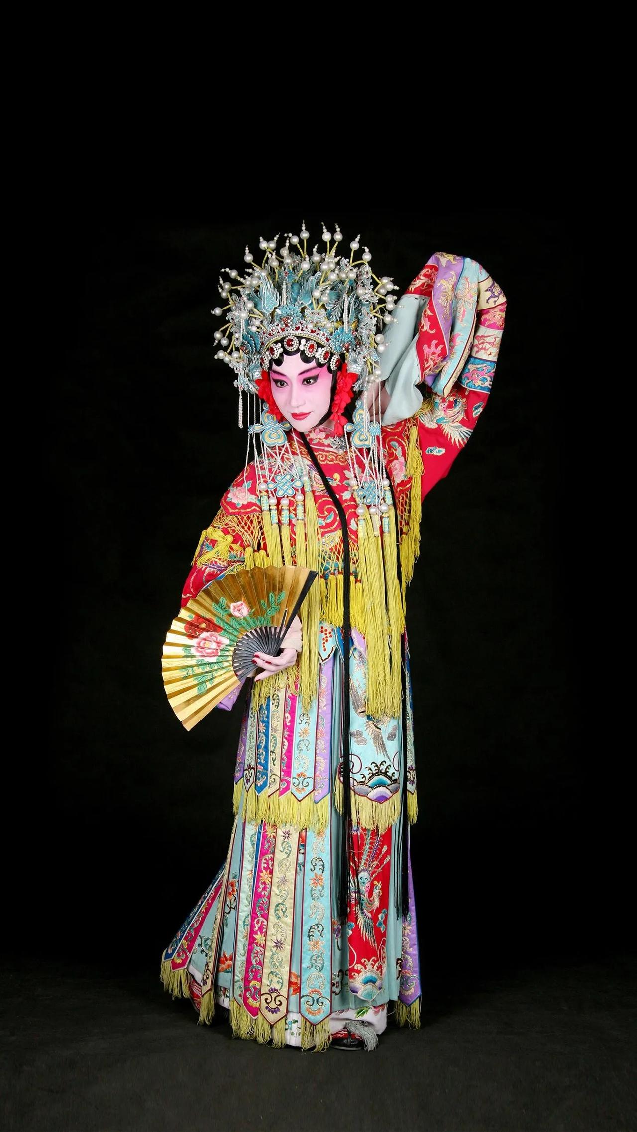 股市三十年，我从来没有见过技术高手，准确的底部进去高部出来，就像这一次的牛市初起