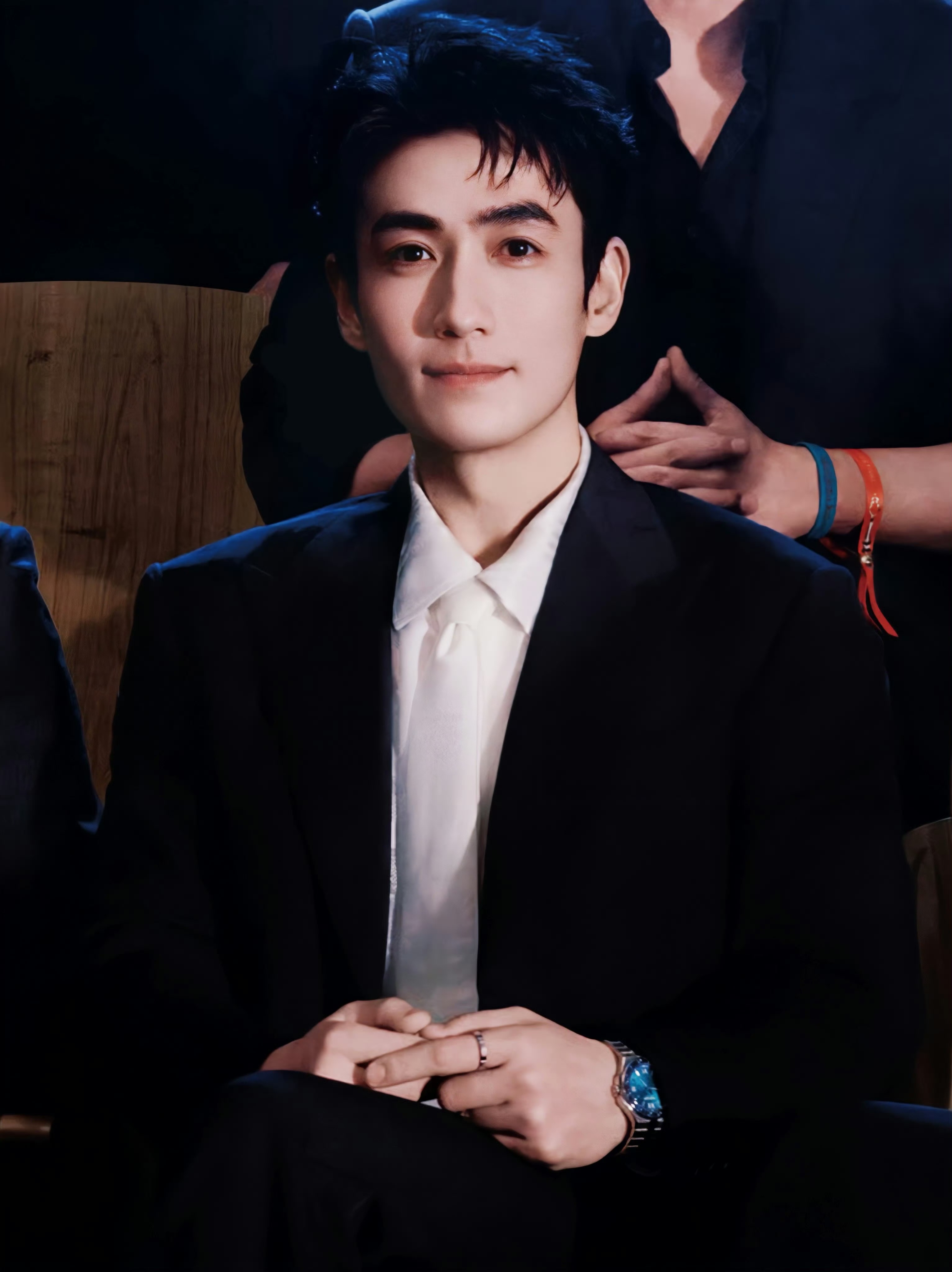 长得这么权威做什么事都会成功的！朱一龙朱一龙电影东极岛 ​​​