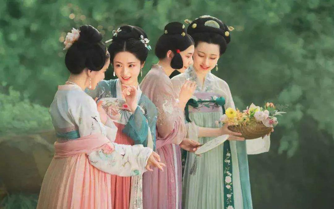 大多数人对唐代宫女的印象，来自戏剧和小说。争宠、下毒、结党，一场接一场的内廷博弈