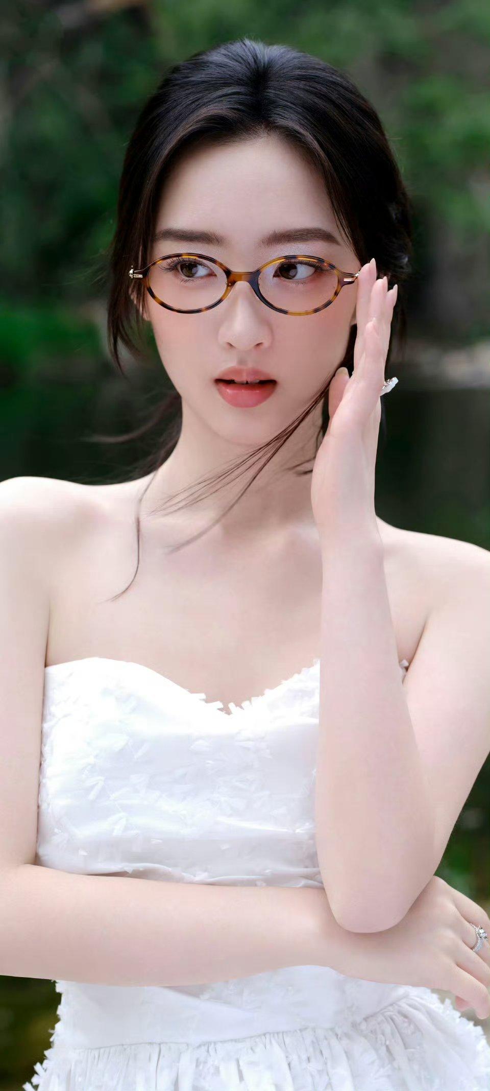邓恩熙 x 戴上眼镜气质绝小林黛玉 ​​​