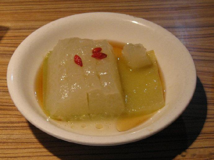 宁波老底子消暑美食臭冬瓜宁波臭冬瓜，下饭神器，奇香味美，老少咸宜！在冰箱里冰上几