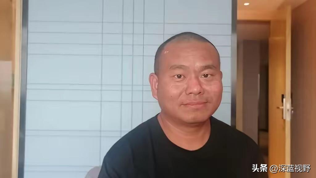 广西有个商人叫秦剑平，5月底去广东出差，完事了想着顺路去海南海口玩一趟。5月27