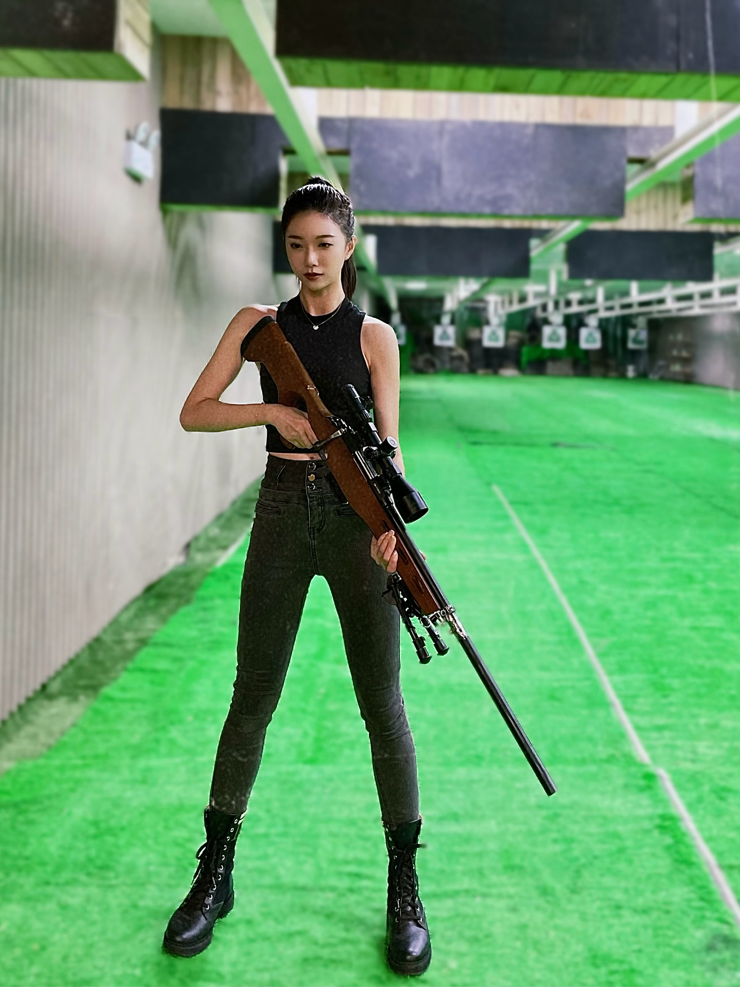 因为工作的事情焦头烂额了一天…和闺蜜通了两个小时电话她被感情困扰，真是每个人都有