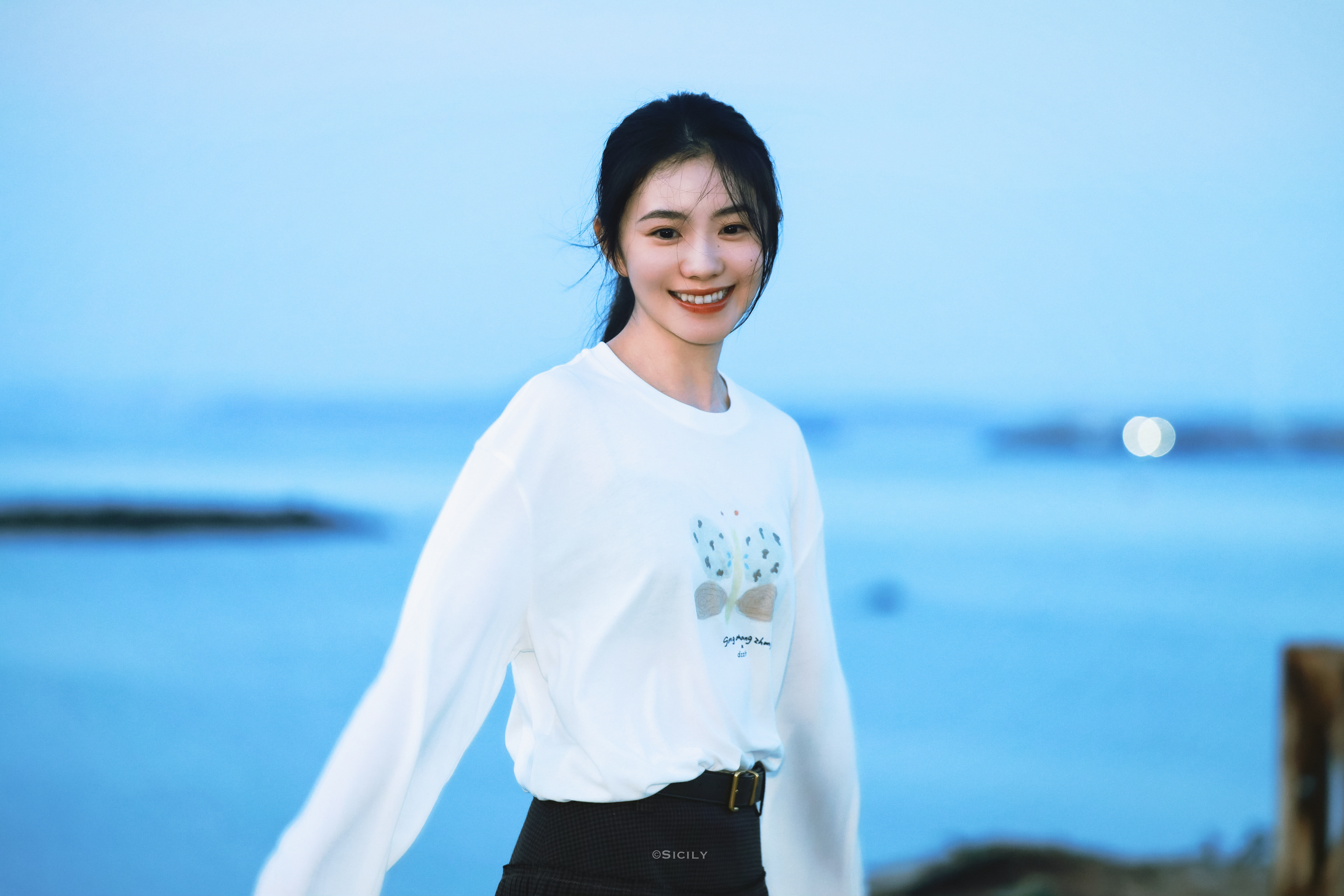 *海的那边🌊刘浩存 ​​​