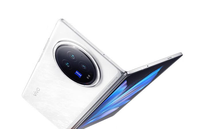 一台新机「名曰vivo X Fold3 Pro」，我们暂且不说它到底好还是不好，