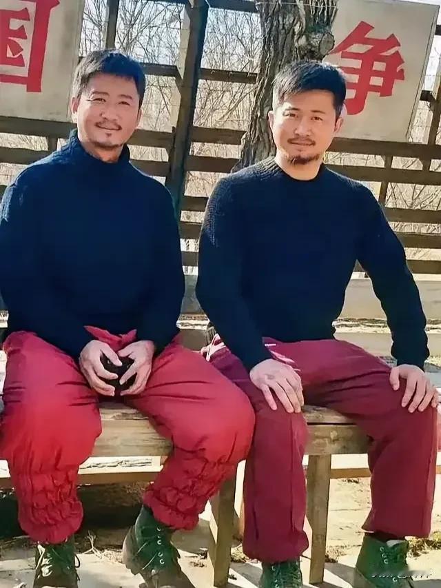吴京是武术冠军从小就练武，身手很不错。拍电影还用的着替身吗？替身不一定有他身手好