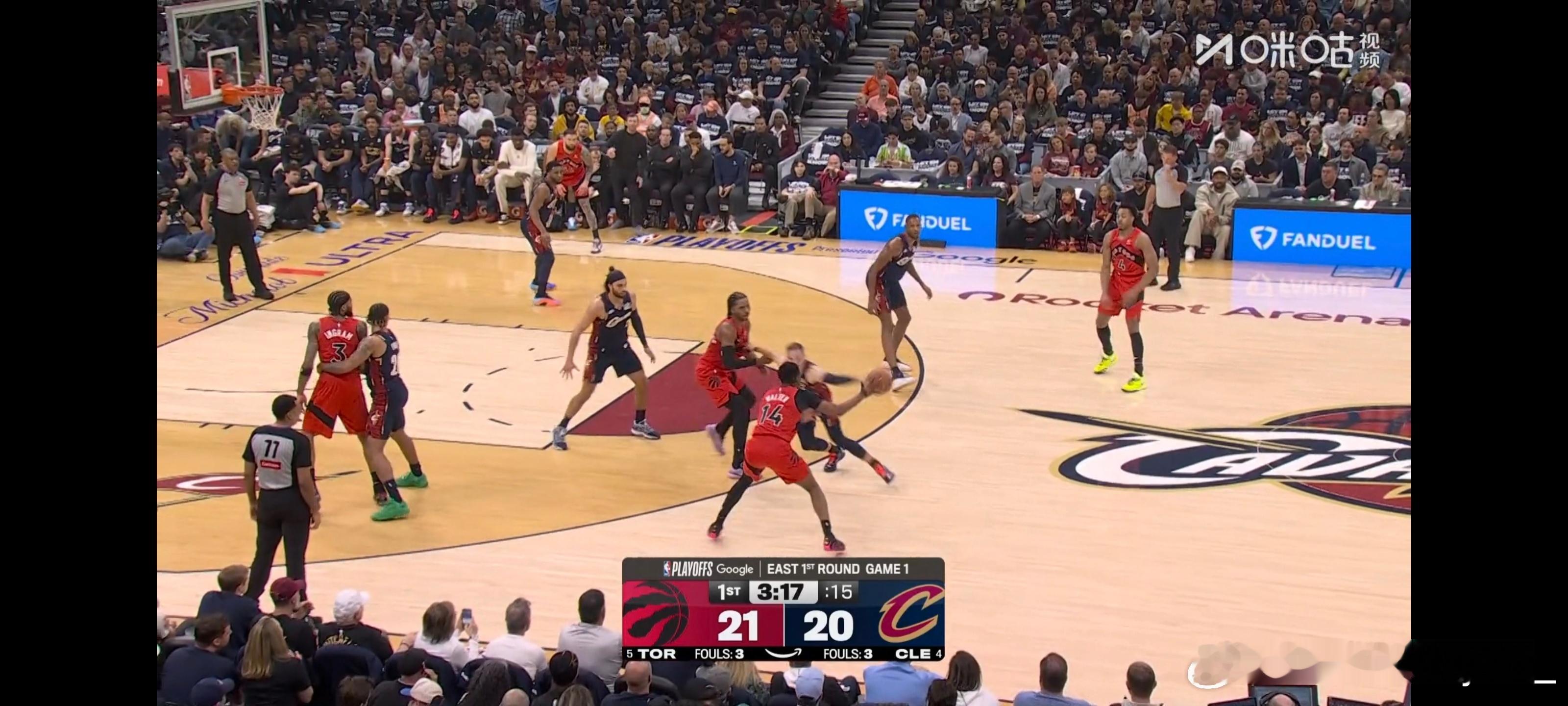 奎克利不在 猛龙摆出了一套极其怪异的变态阵容 巴恩斯打1，配上沃尔特英格拉姆+c