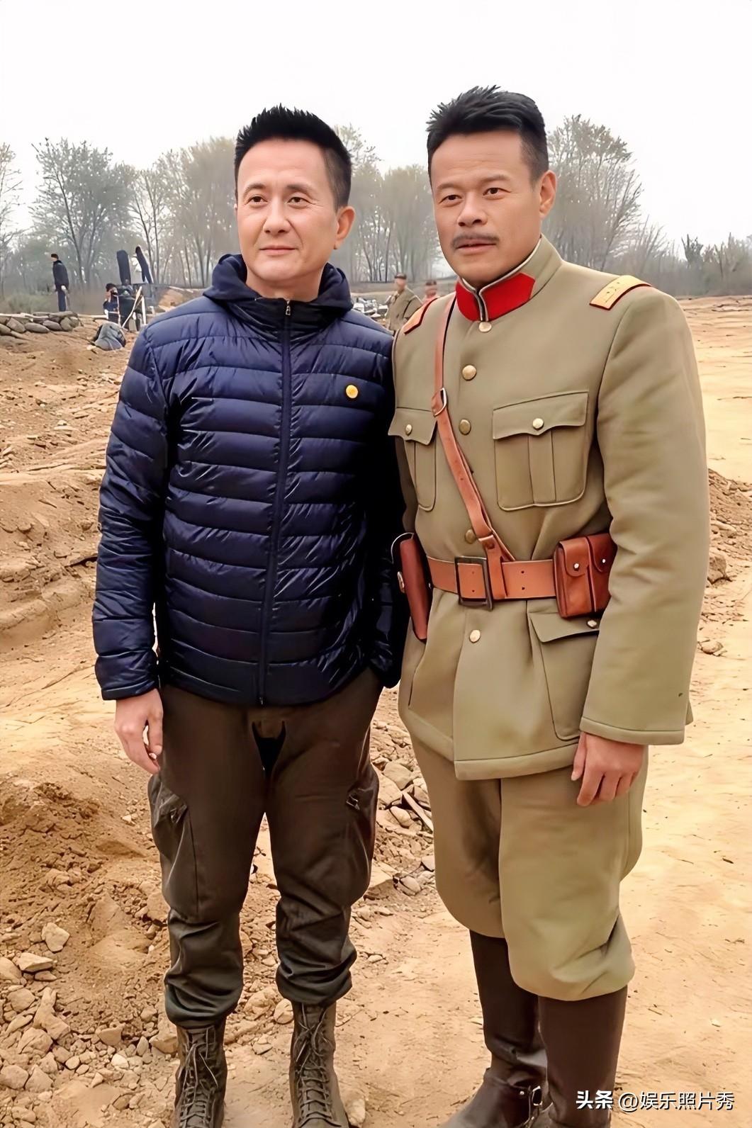 两位很“低调”的演员，张志坚旁边这位，自带一种“扎实”的气质！

这俩人站一起，
