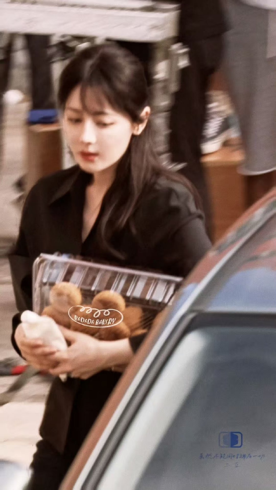 迪丽热巴卫蓝全黑路透迪丽热巴新剧参加葬礼路透[捂嘴哭][捂嘴哭][捂嘴哭]我那温