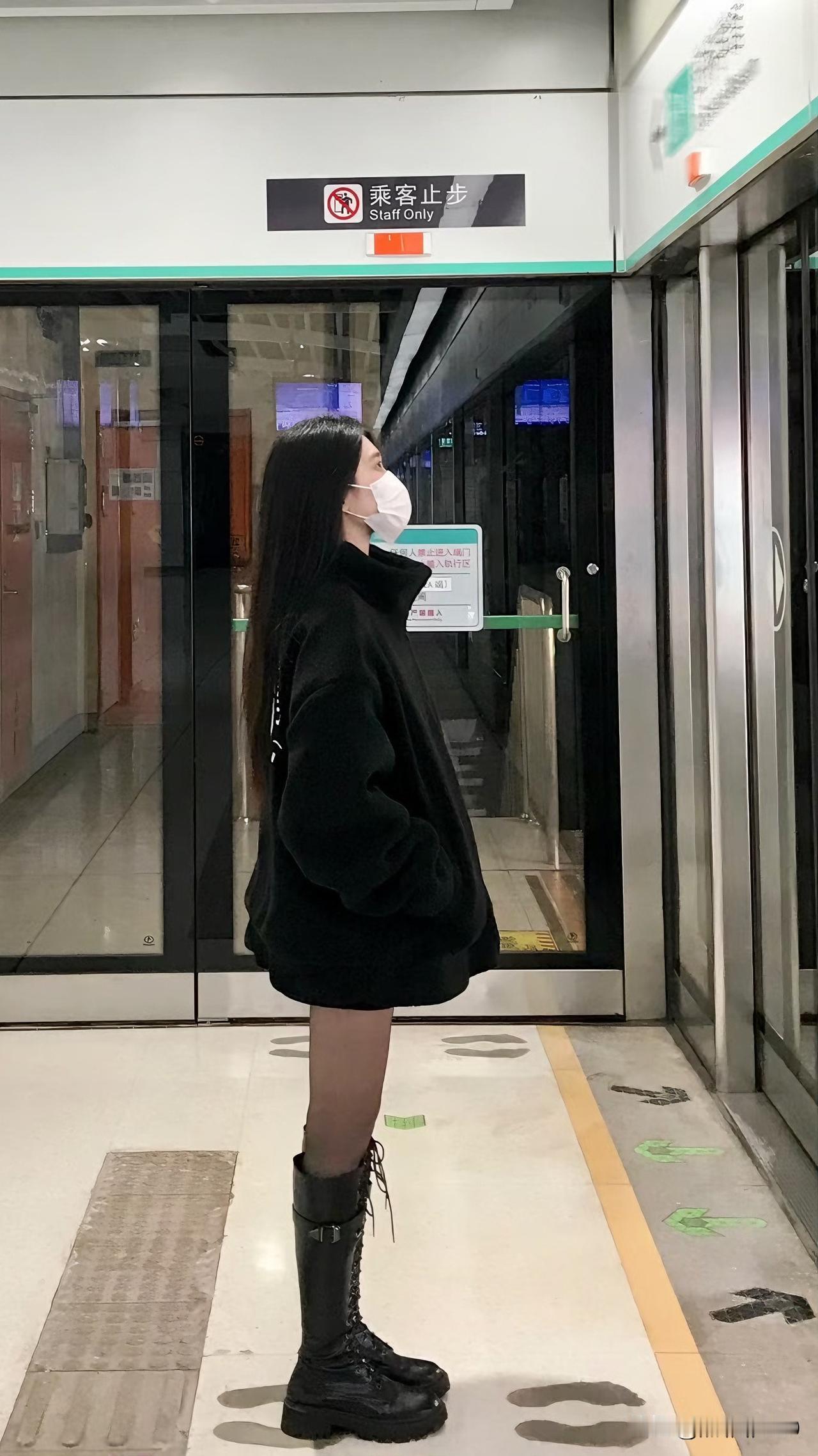 六号线初体验，我的天啊

宝子们，今天霸都六号线正式开通，我可算能推迟半小时上班