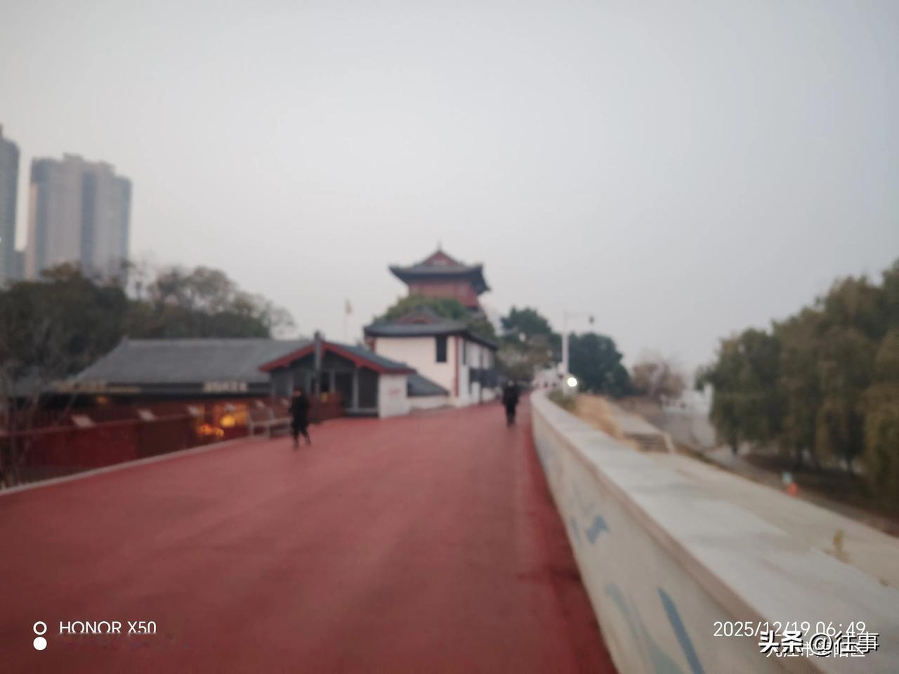 记录生活每一天，记录生活快乐时光，记录生活快乐时刻，每天开开心心，快快乐乐，平平