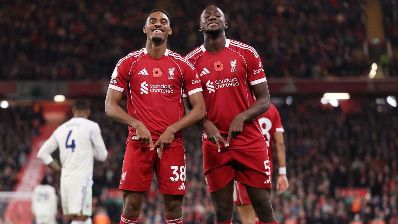 利物浦终于结束了各项赛事四连败！
他们在英超联赛中2-0战胜了维拉，萨拉赫打进在