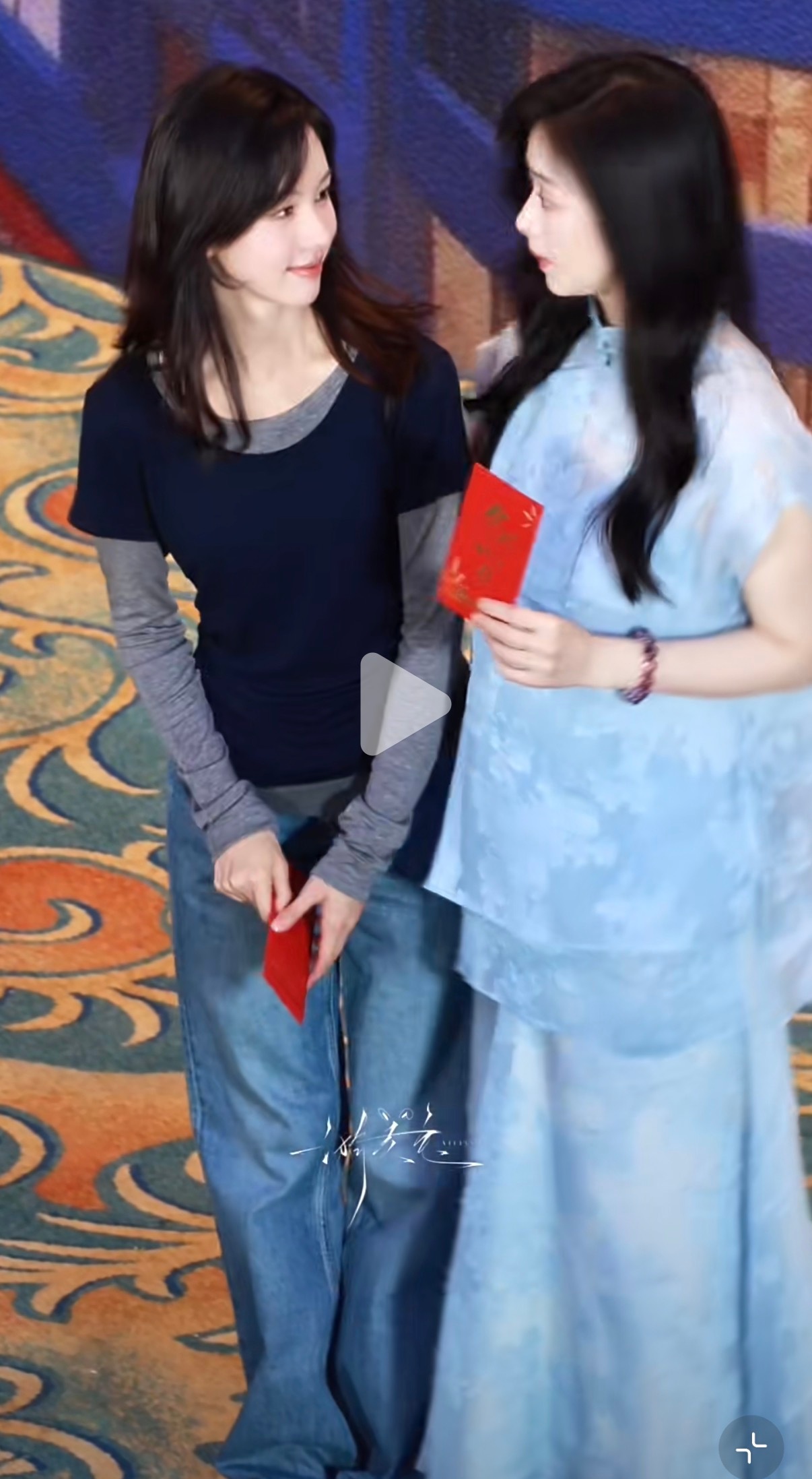 陈都灵 cdl陈都灵蒋欣新剧演母女 这个发型真的很好看，而且余九琪看妈妈的眼神好