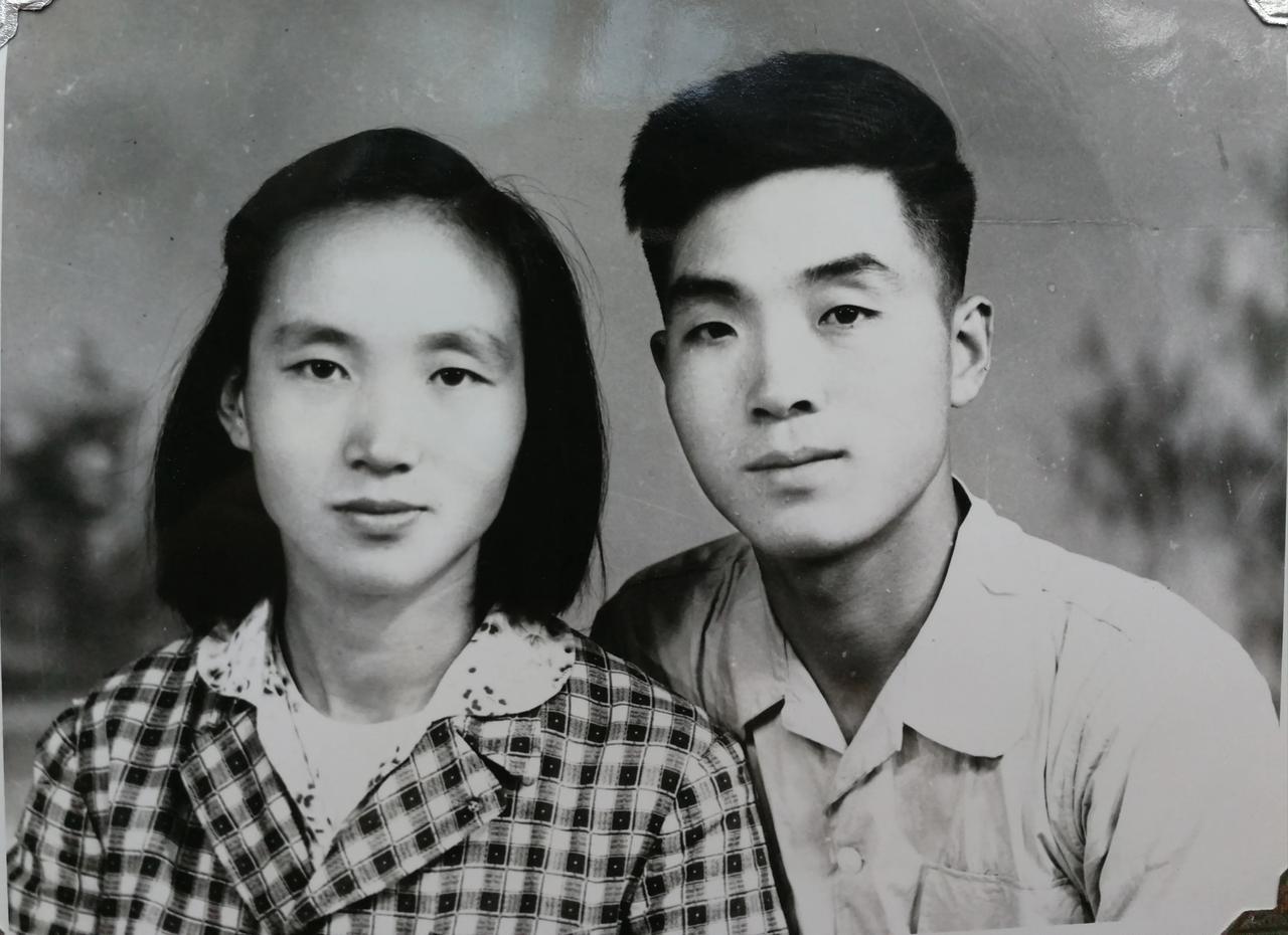 百年生华入青史   一幅长卷难尽书
       （2）
张福贵/文

    