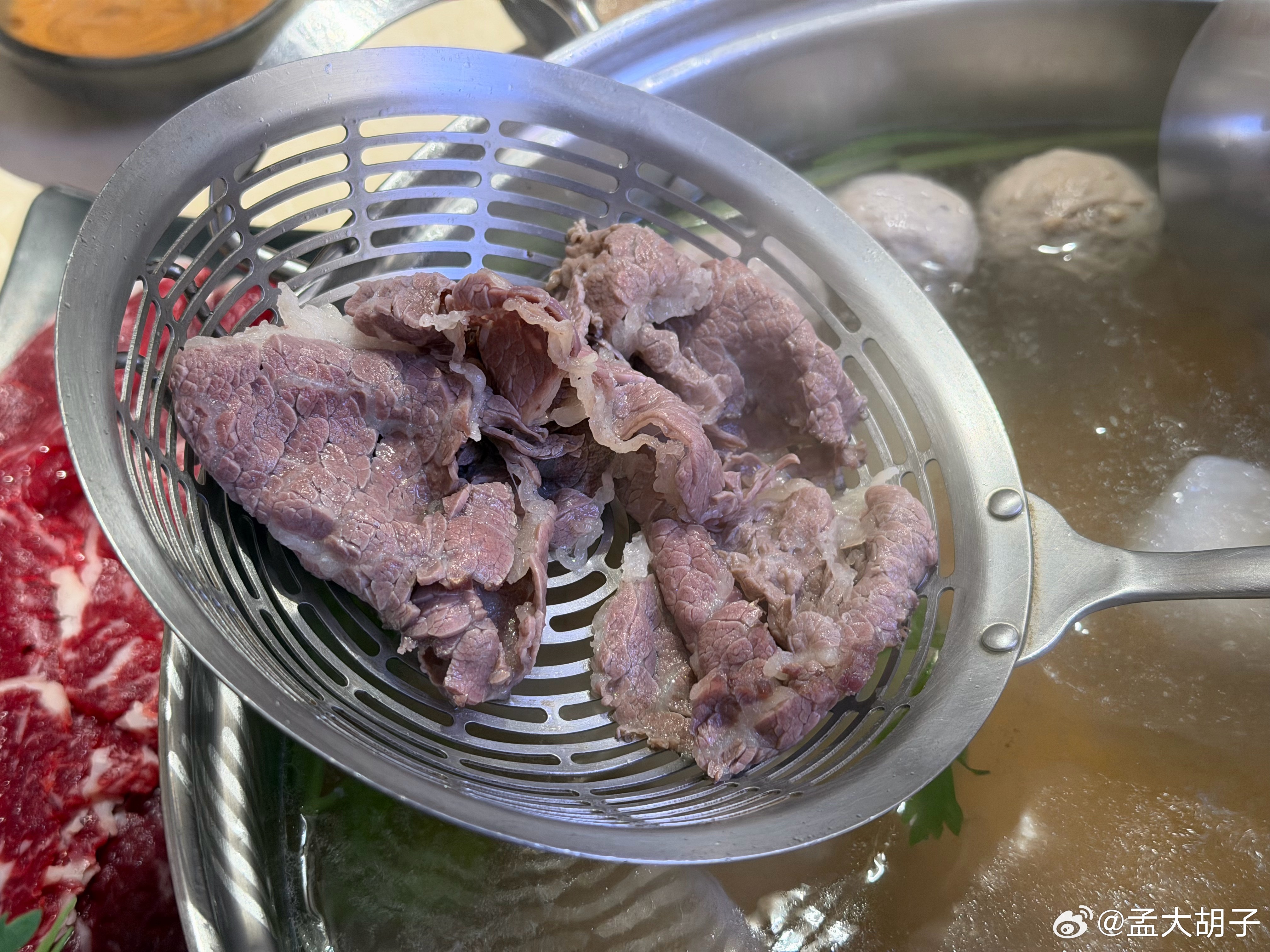 不能跟老男人一起玩，天天吃吃喝喝，一点都不健康