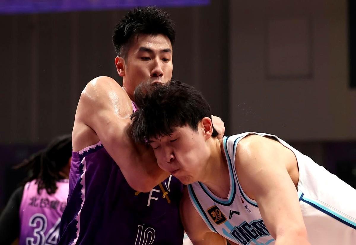 青岛队这场球，赢了北控25分。
但狠的不是分差，是他们根本没给对面留活路。一个叫