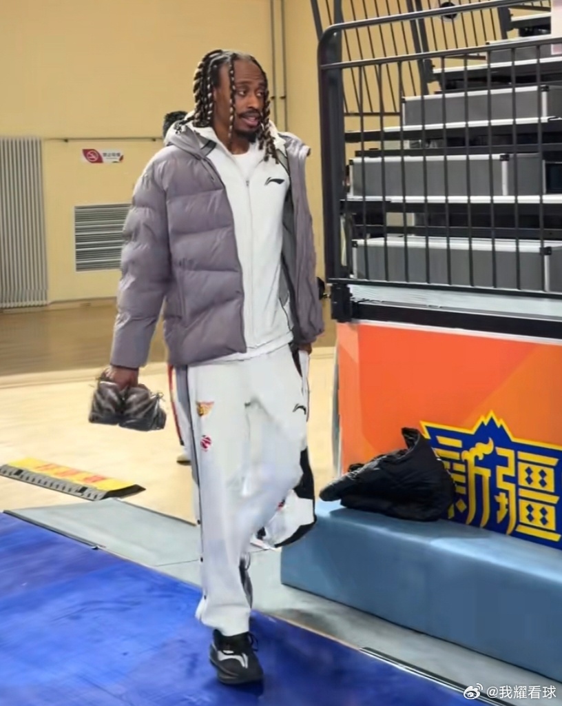 麦考尔复出！广东队首次以四外援出战，阵容越来越齐整了啊，今晚客场对阵新疆，赢球问