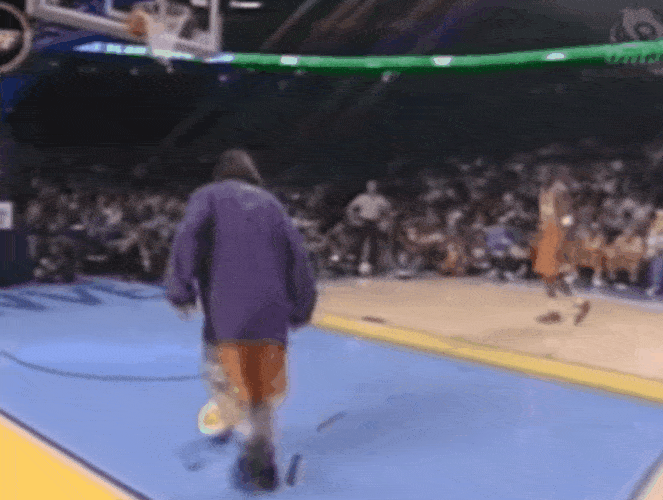 我一直想不通一件事，那就是2006年NBA常规赛MVP凭啥给纳什啊！
这个赛季纳
