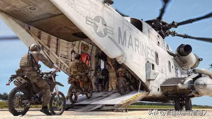 地面战倒计时！五角大楼5艘两栖攻击舰集结完毕，2200名海军陆战队荷枪实弹，第8