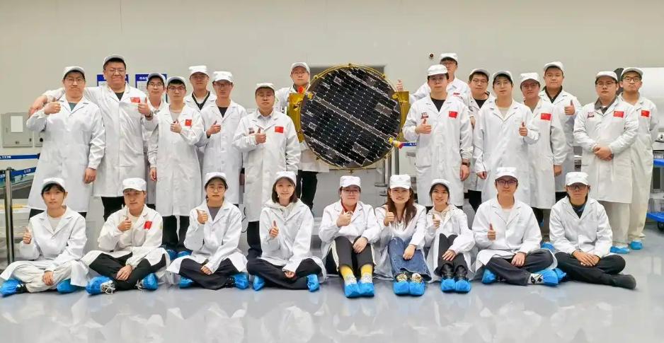 22岁！哈工大“娃娃军”造出5厘米超薄卫星，中国航天后浪有多猛？🌪️

为什么
