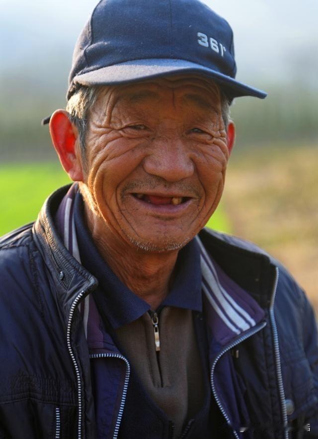 刻骨铭心的饥饿记忆，一辈子都忘不掉——一位老农民的回忆
 
我是农民，今年八十岁