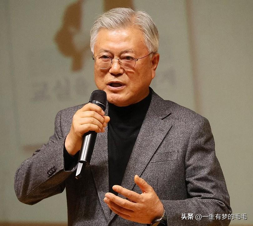 6日，韩国前总统文在寅在美国洛杉矶比弗利山庄酒店举行的太平洋世纪研究所（PCI）