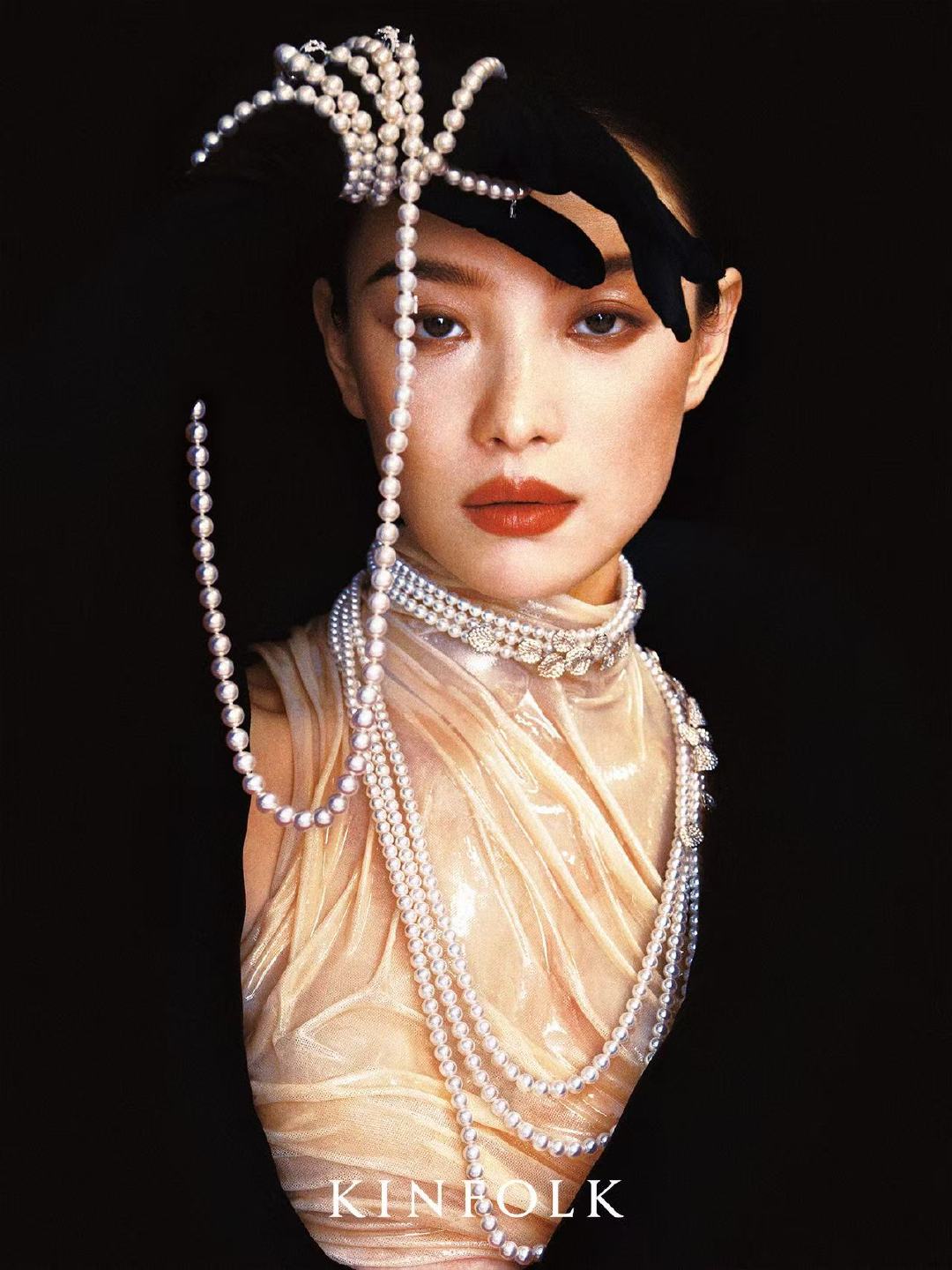 倪妮时尚驾驭能力 倪妮KINFOLK回归首封 似火热烈，如墨沉静。用身体语言诠释