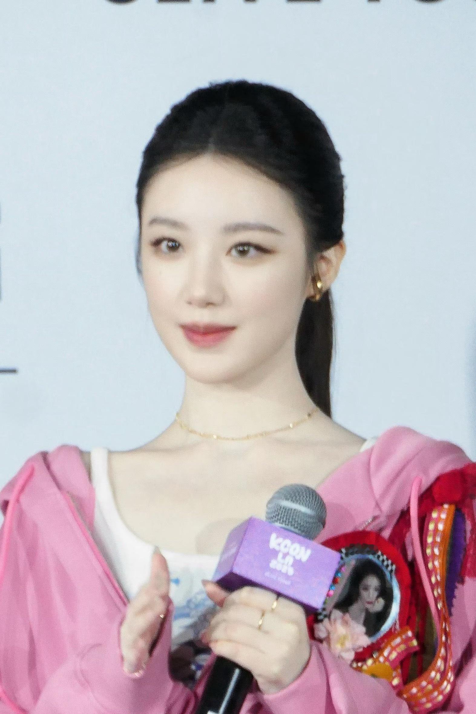 太俊了太俊了….叶舒华 我们想看你梳一辈子大光明[捂嘴哭]（cr.涵树邻居租 ​