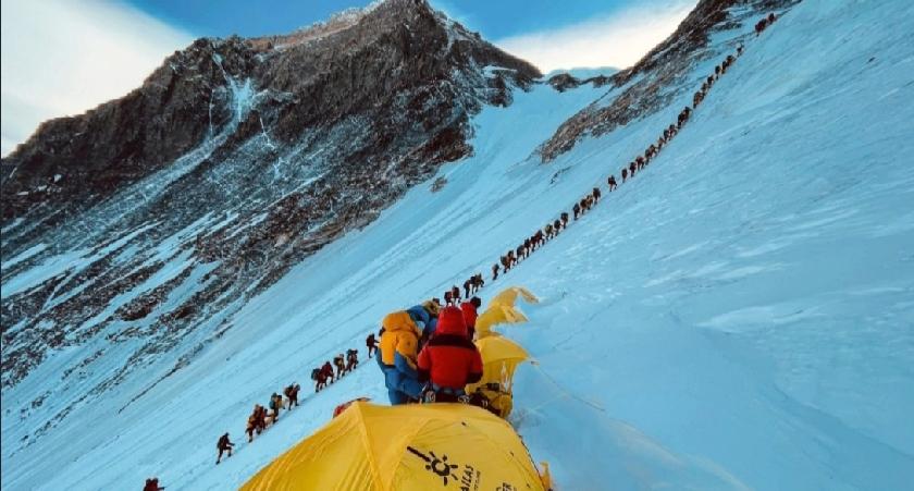 《纽约邮报》报道，尼泊尔传出涉及登山旅游的重大诈骗案，有调查揭发，珠穆朗玛峰登山