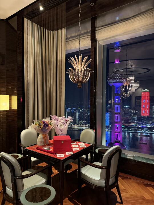 上海浦东丽思卡尔顿酒店