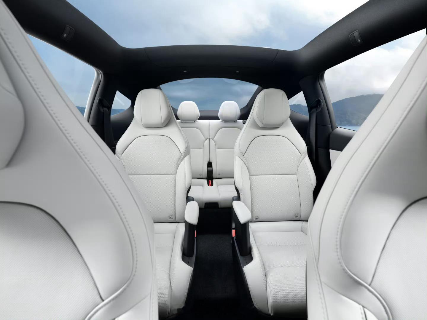 特斯拉 Model Y L 选装 8000 元全新浅灰色高级内饰来了。大家觉得怎