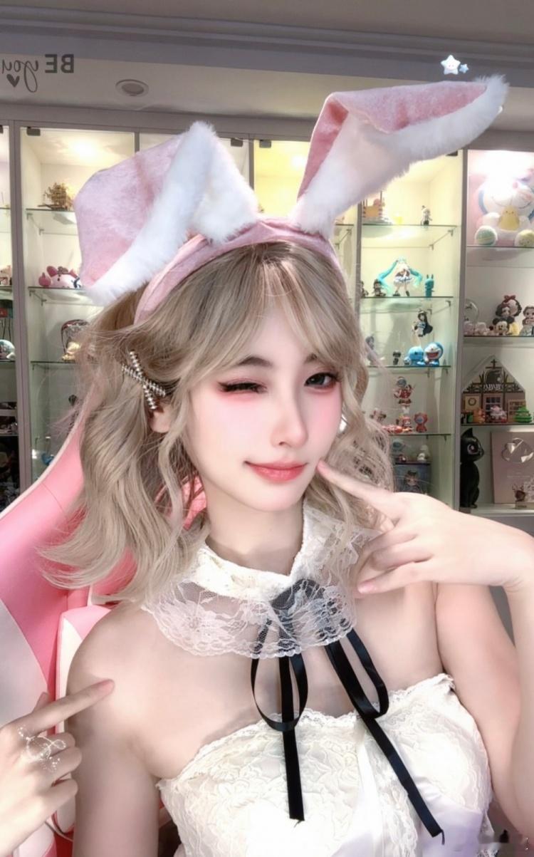 这是你吗！？能坦白高P就挺real[doge]lpl解说鼓鼓晒照，并配文：嗯..