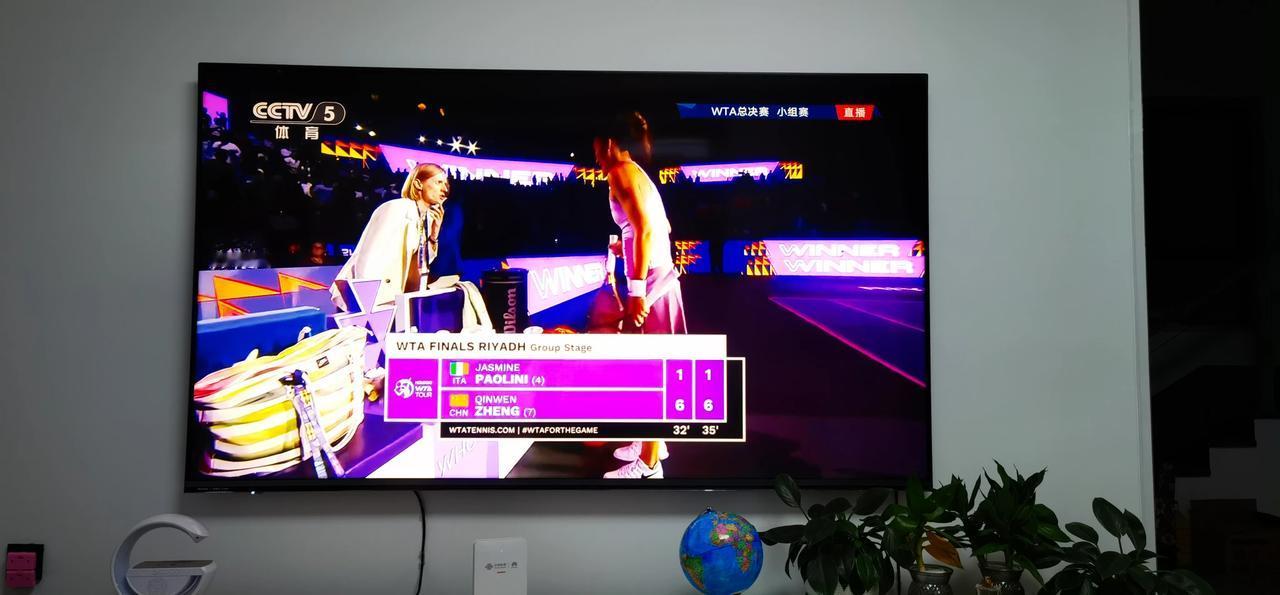 比赛结果为 2：0，两个 6：1，郑钦文表现出色！热烈祝贺郑钦文成功晋级！
