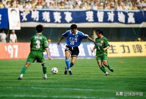 1998超霸杯：中国足坛第一粒金球！国安绝杀万达，至今被老球迷封神
 
1998