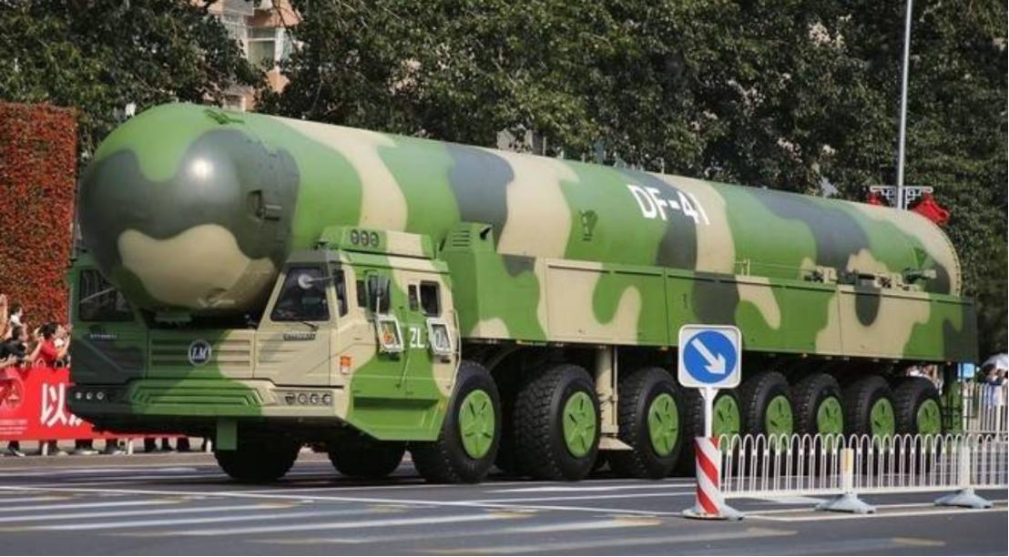 美国一些人总爱把对华战争说得像电子游戏，仿佛几架隐身轰炸机越过太平洋，扔下一轮精