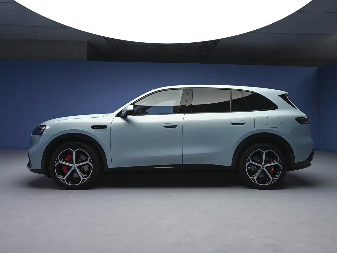 出门在外，电竞酒店好一些，因为酒店网速就它好。百家车坛