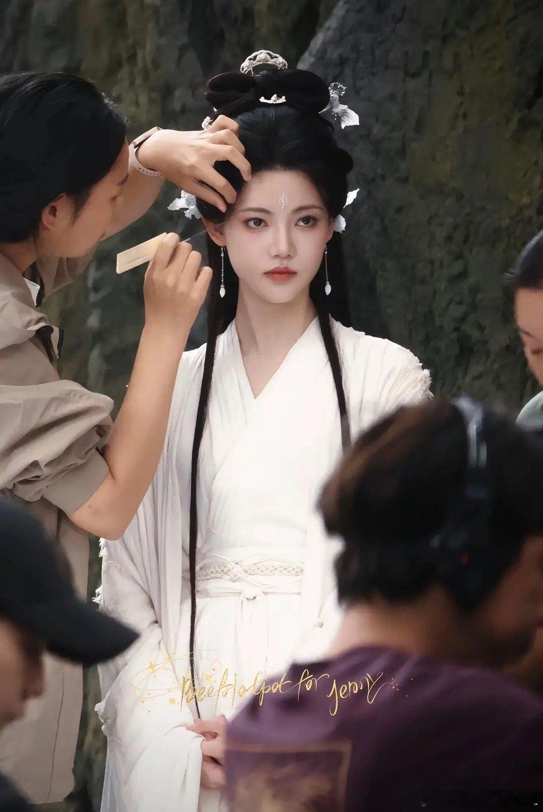 把孙珍妮这个头硬生生看顺眼了 ​​​