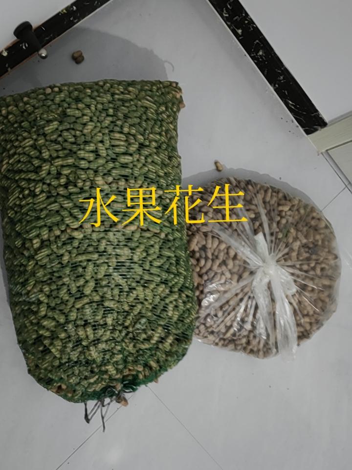 今天是三个多月第一次赶我们村的集，见到什么都想买点。
猪肉10块零5一斤买了70