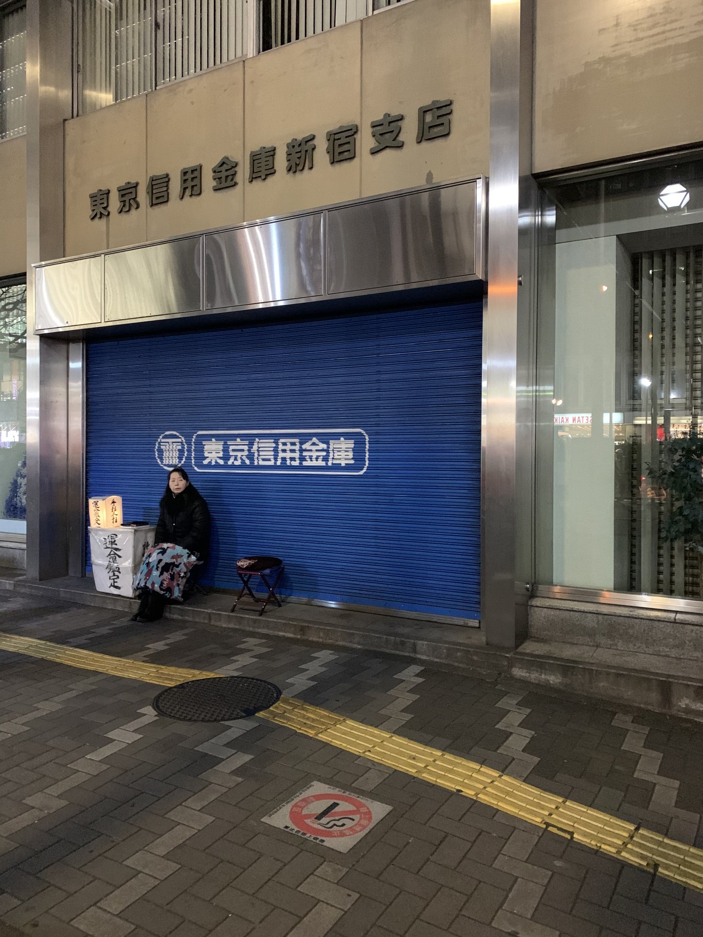 时间不能抚平一切，只会埋葬一切。 