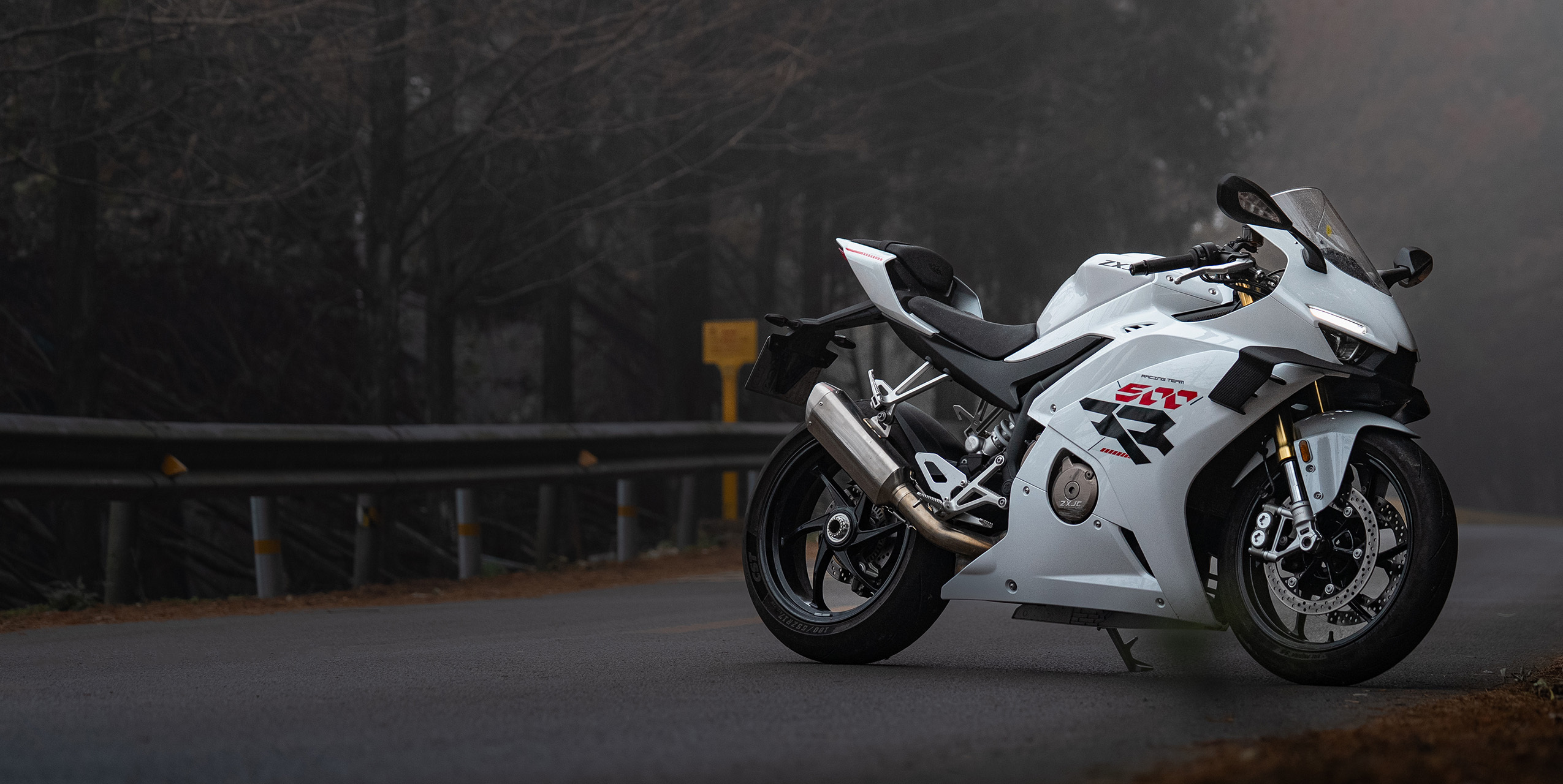 荣耀张雪机车战略合作 荣耀 X 张雪机车  这波合作可以！都是国货精品，强强联手