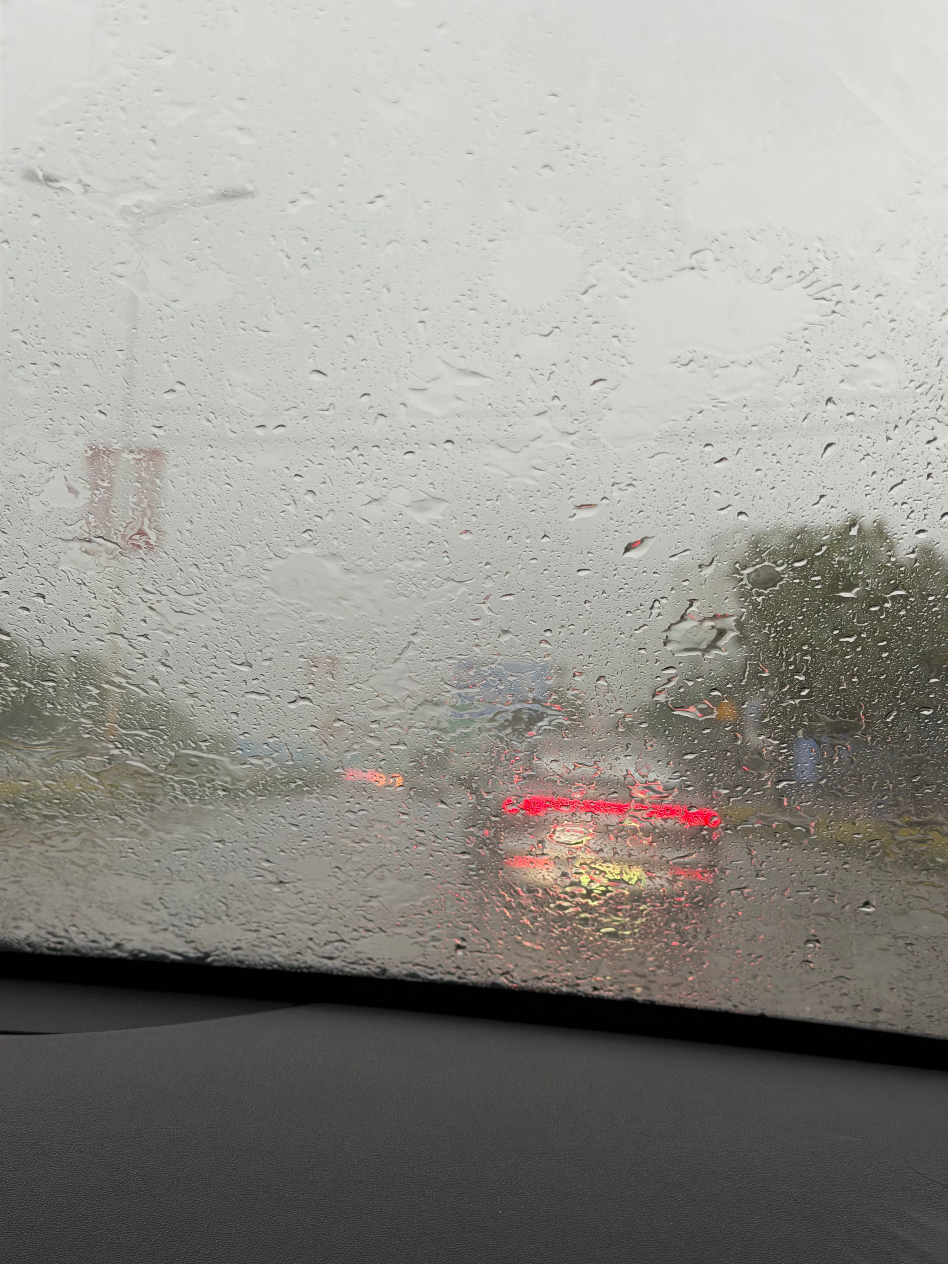 妈呀 一瞬间大暴雨 