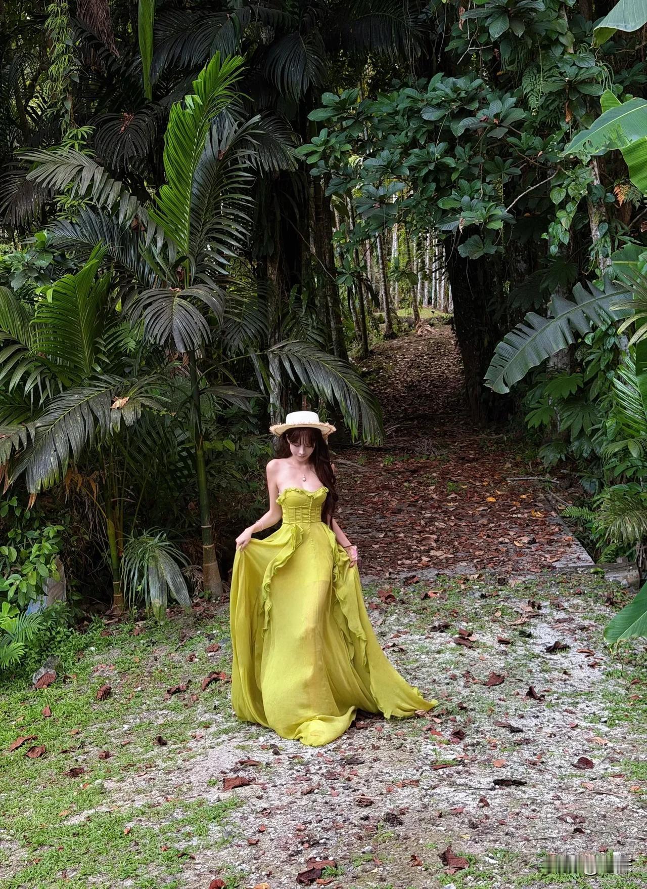 成长的意义，不是变得越来越强大，而是越来越温和。温和地对待世界，温和地对待身边的