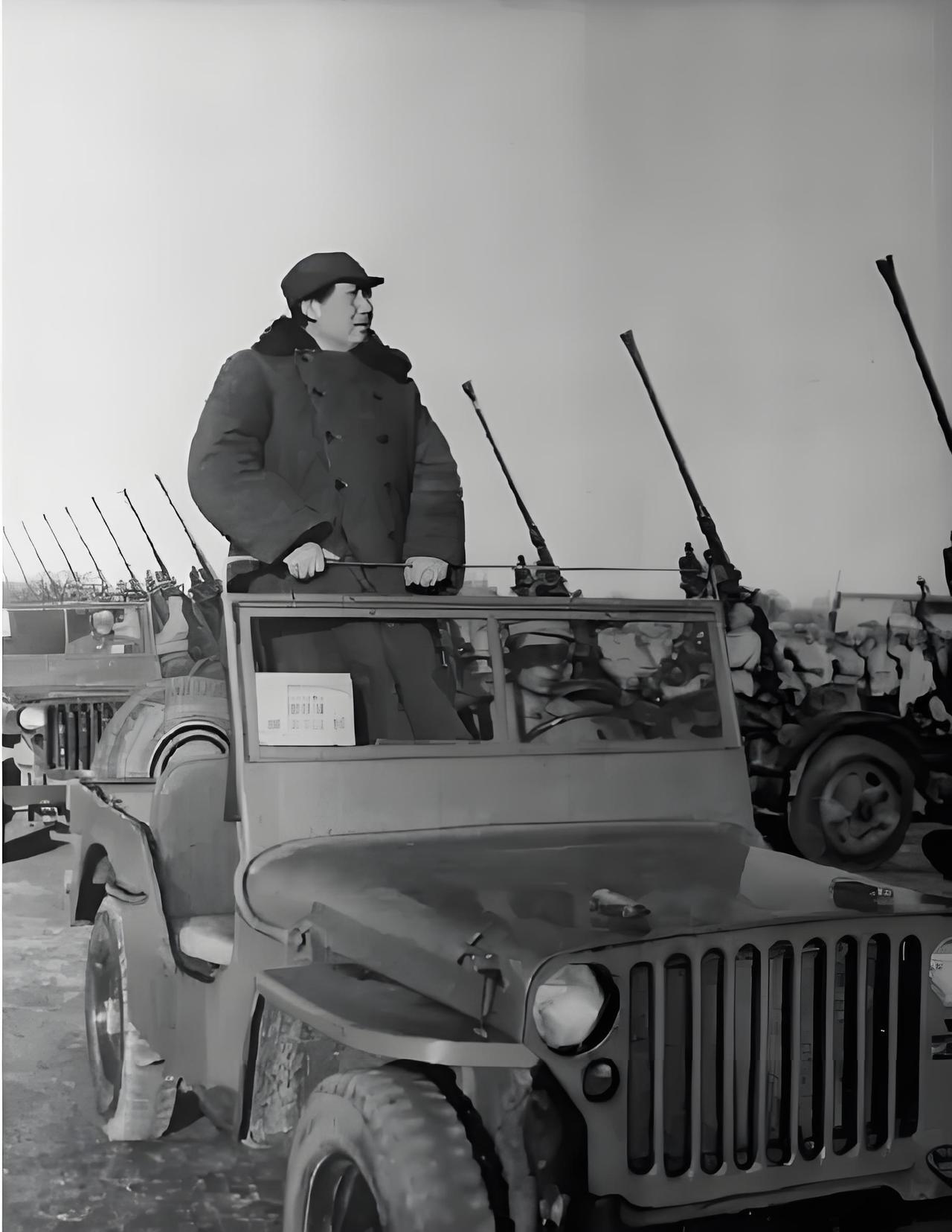 那会儿的人，心里都揣着一团火

一说起毛主席那个年代，很多人脑子里蹦出来的词儿是